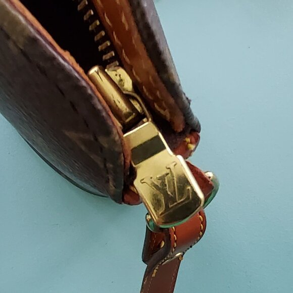 Louis Vuitton Drouot Crossbody Handbag - Picture 11 of 16